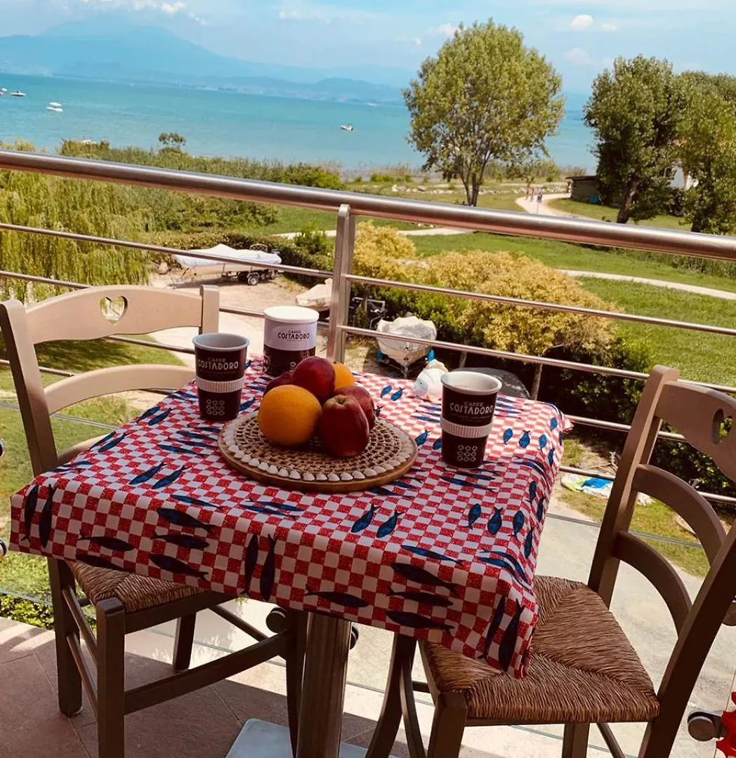 Seeblickwohnung Sirmione - Fronte Lago Mit Privatsteg location