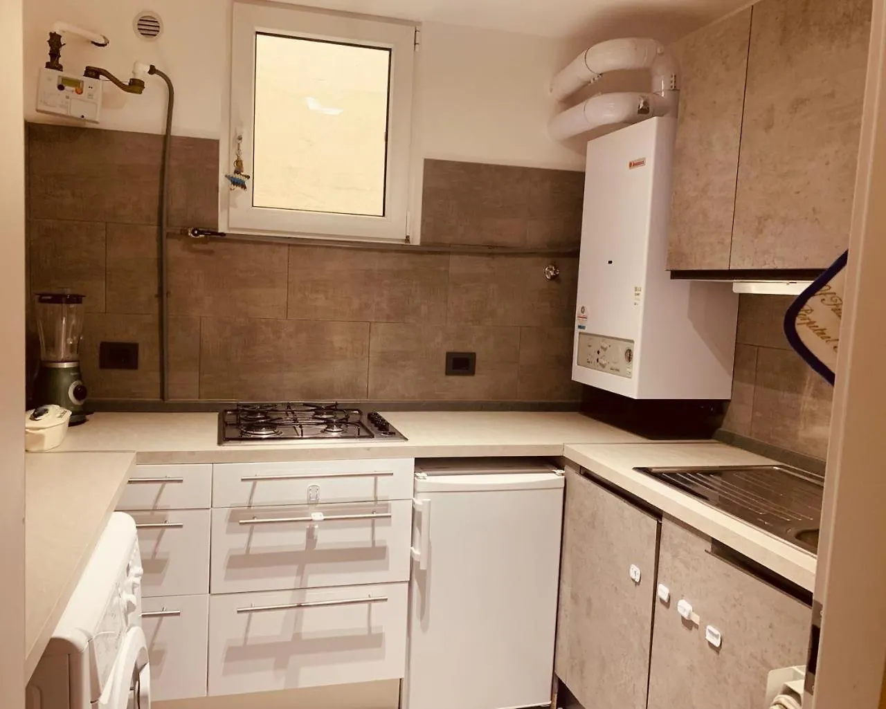 Seeblickwohnung Sirmione - Fronte Lago Mit Privatsteg 0*,  Italy